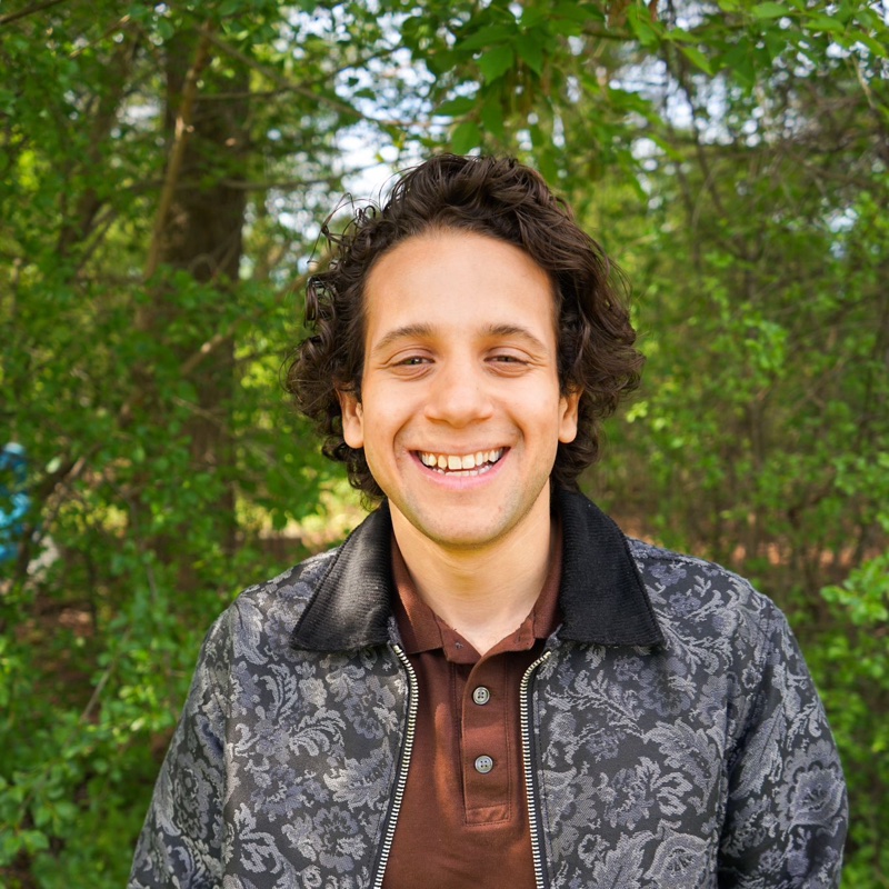 Eduardo Muth Martinez headshot